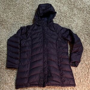 The NorthFace Women's Purple/ Eggplant Puffer Jacket size XL read description